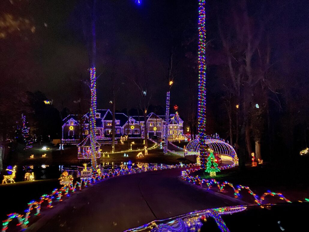 Apex Holt Road light display attracts families during holiday season